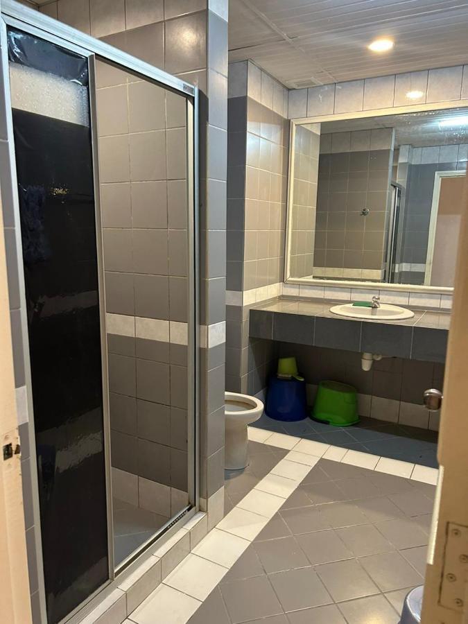 קוצ'ינג Riverbank Suites Waterfront 507 מראה חיצוני תמונה